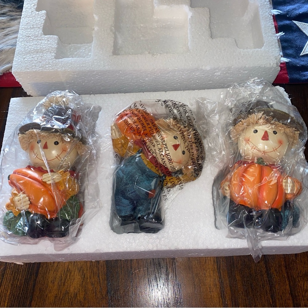 Charming Scarecrow Figurines Set - Orange and Blue Accents